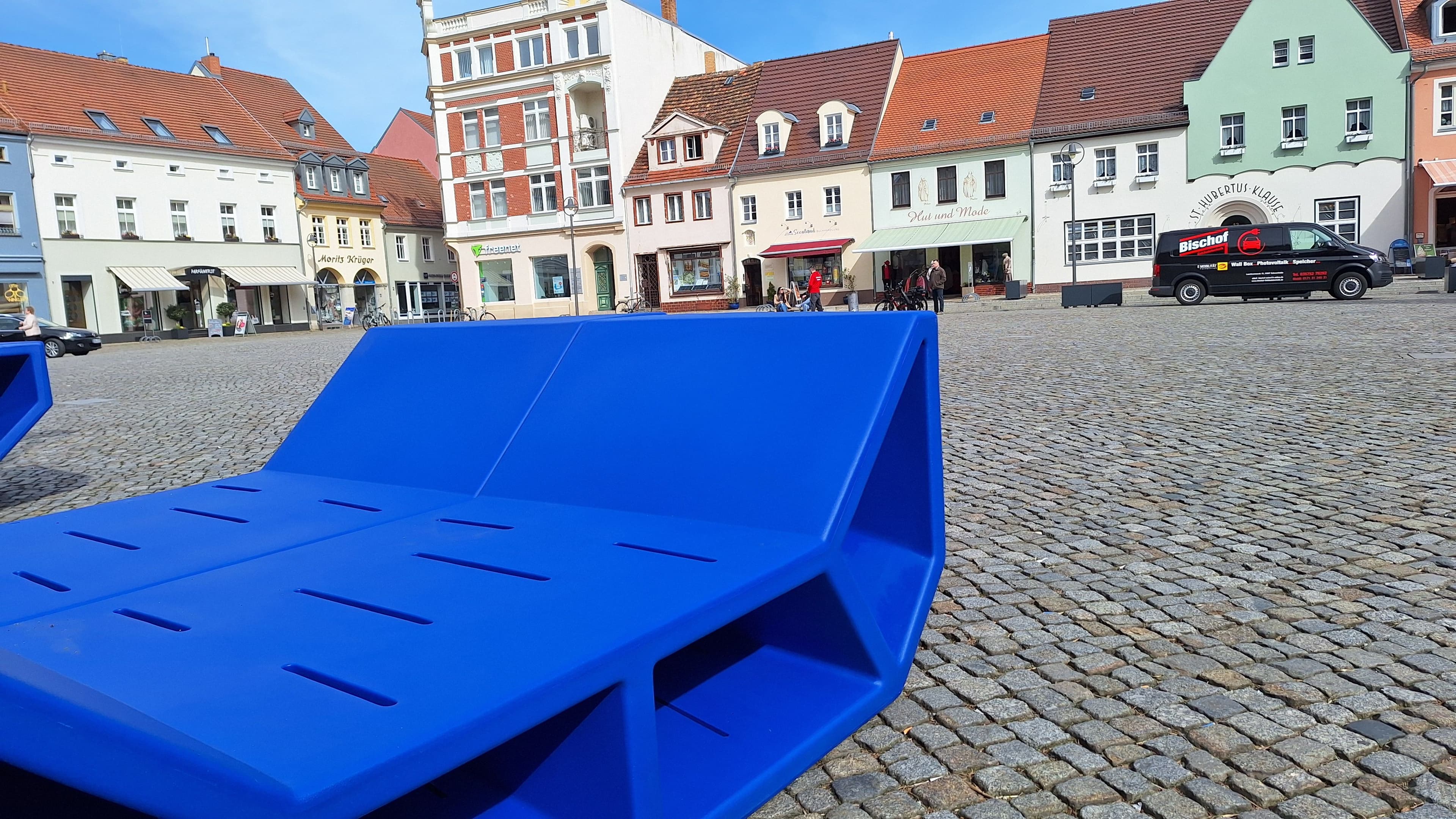 Senftenberg Marktplatz in Blau